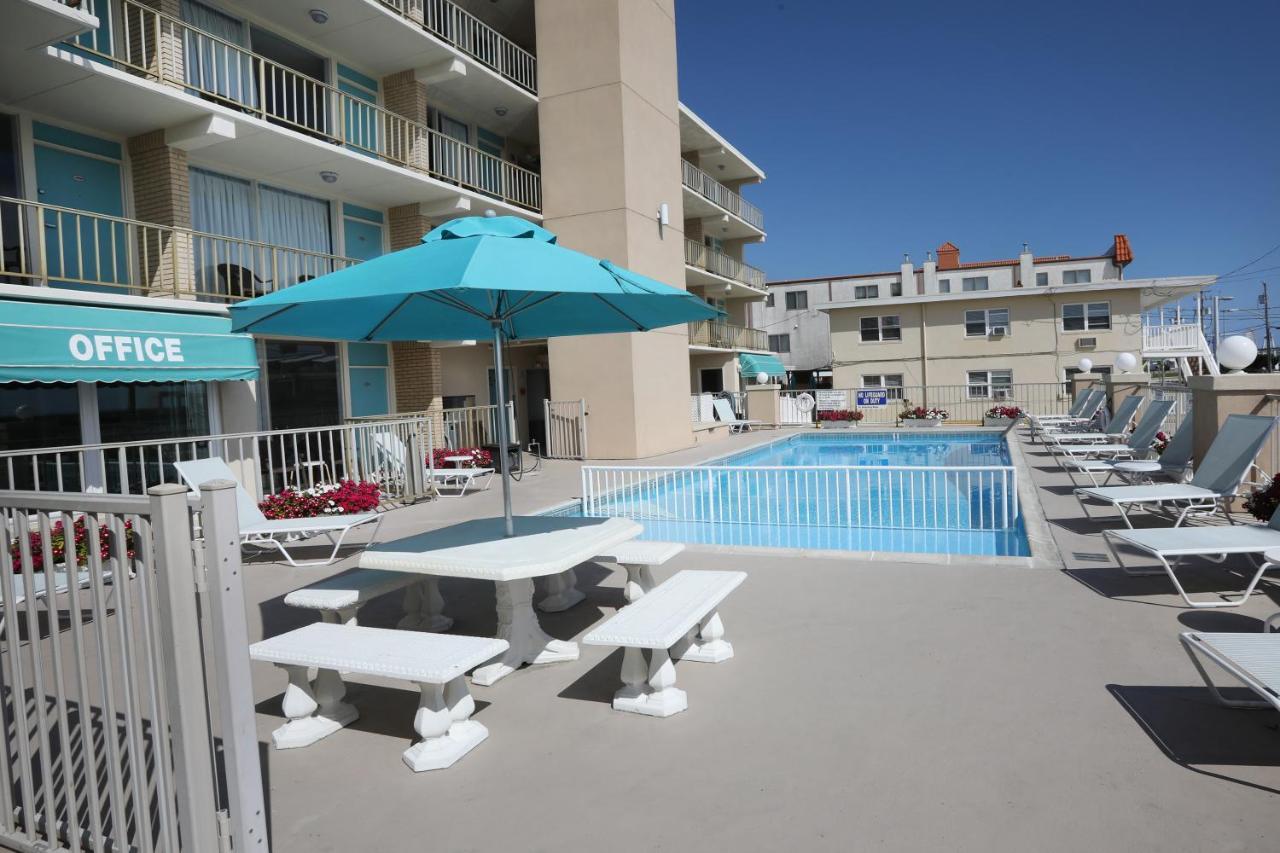 Aquarius Oceanfront Inn Уайлдууд Екстериор снимка